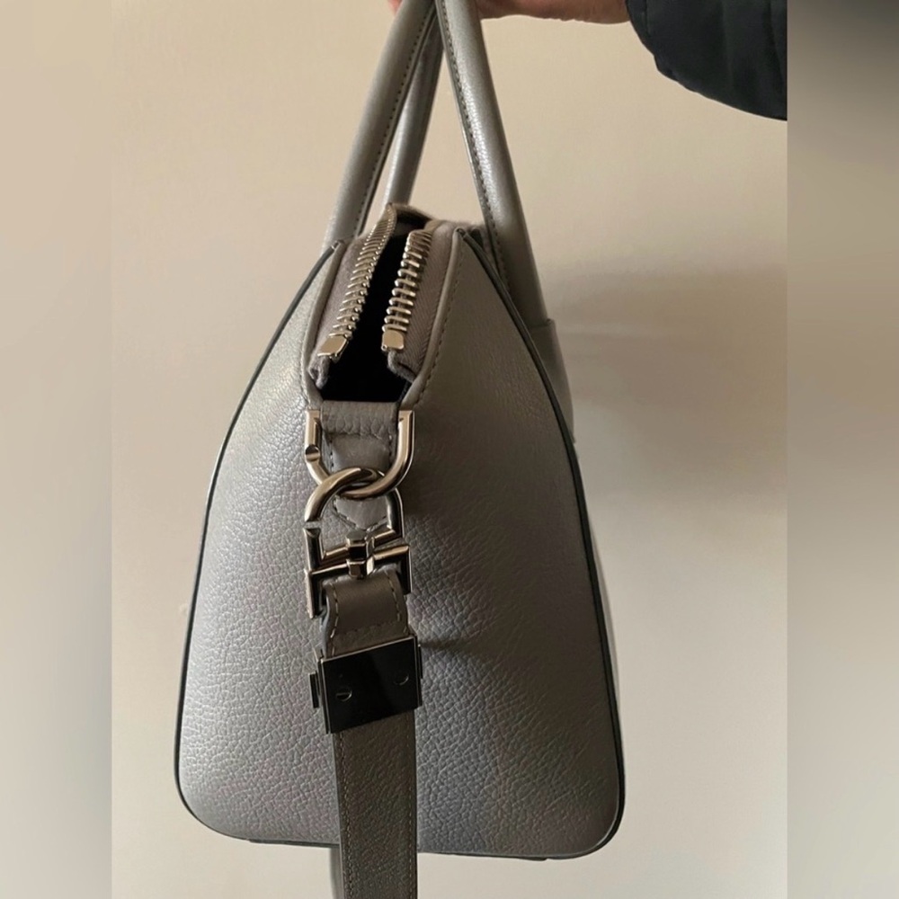 Elegant Grey Shoulder/Hand Bag